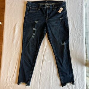 NWT GAP Dark Blue Distressed Women Jeggings/Skinny Jeans- 32in Waist, size 12